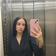 Hola! Soy Adriana, tengo 23 años,y terminé bachillerato de artes plásticas, imagen y diseño. Actualmente oposito a CNP